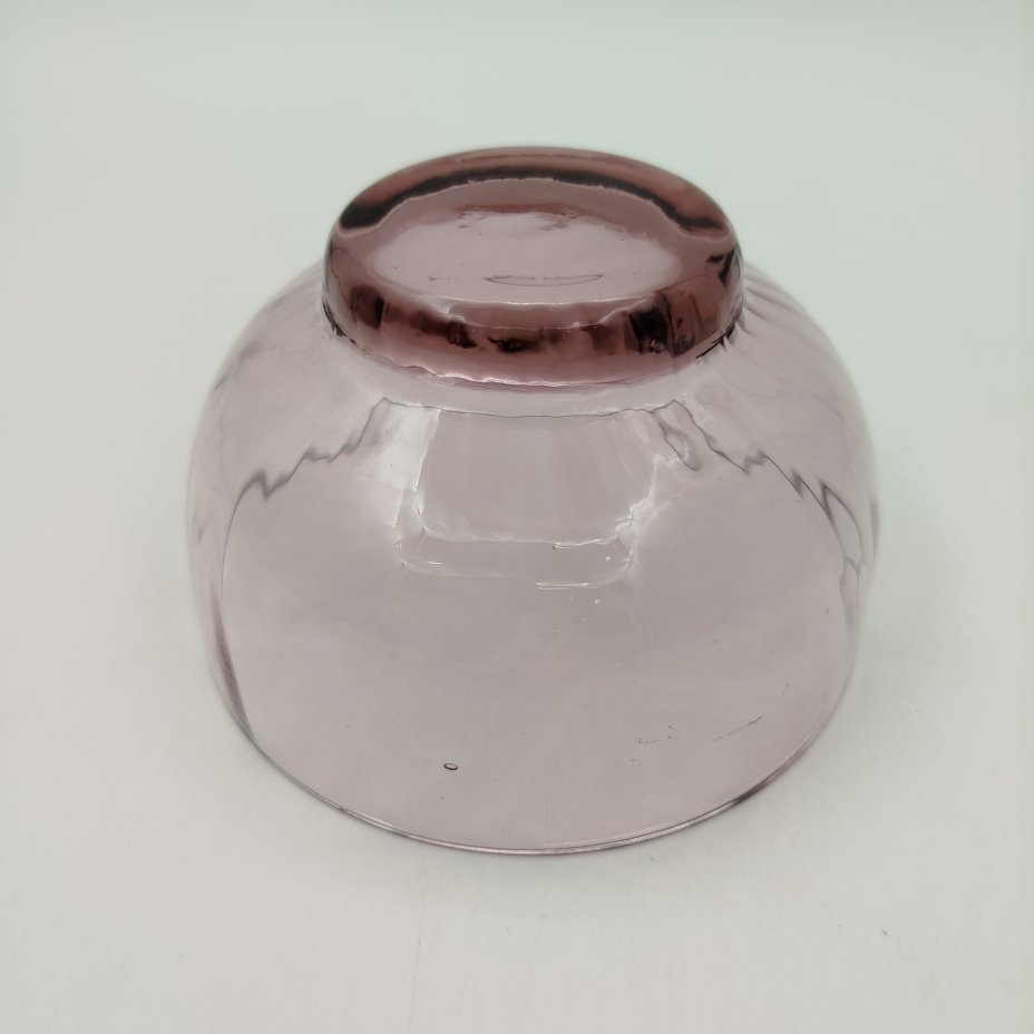 Пиала (конфетница)  лилового оттенка с рельефным туловом, стекло, СССР, 1980-1990 гг.