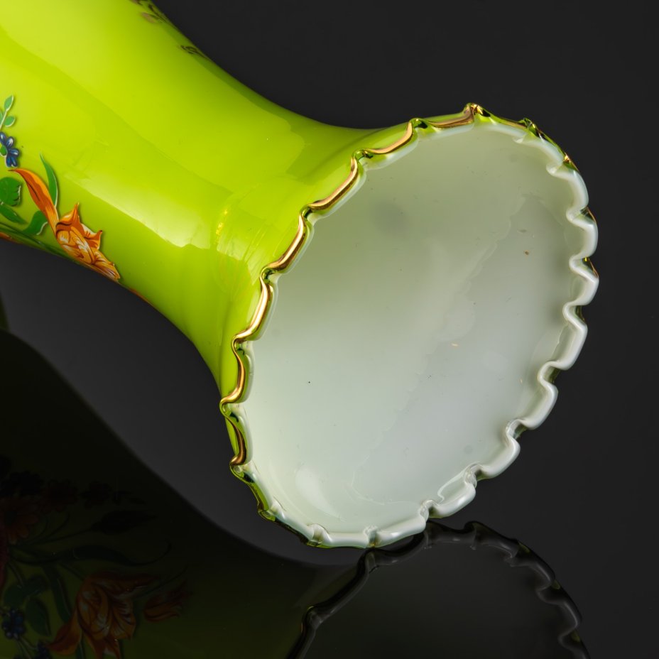 Ваза зеленого оттенка, с цветочным декором, Empoli