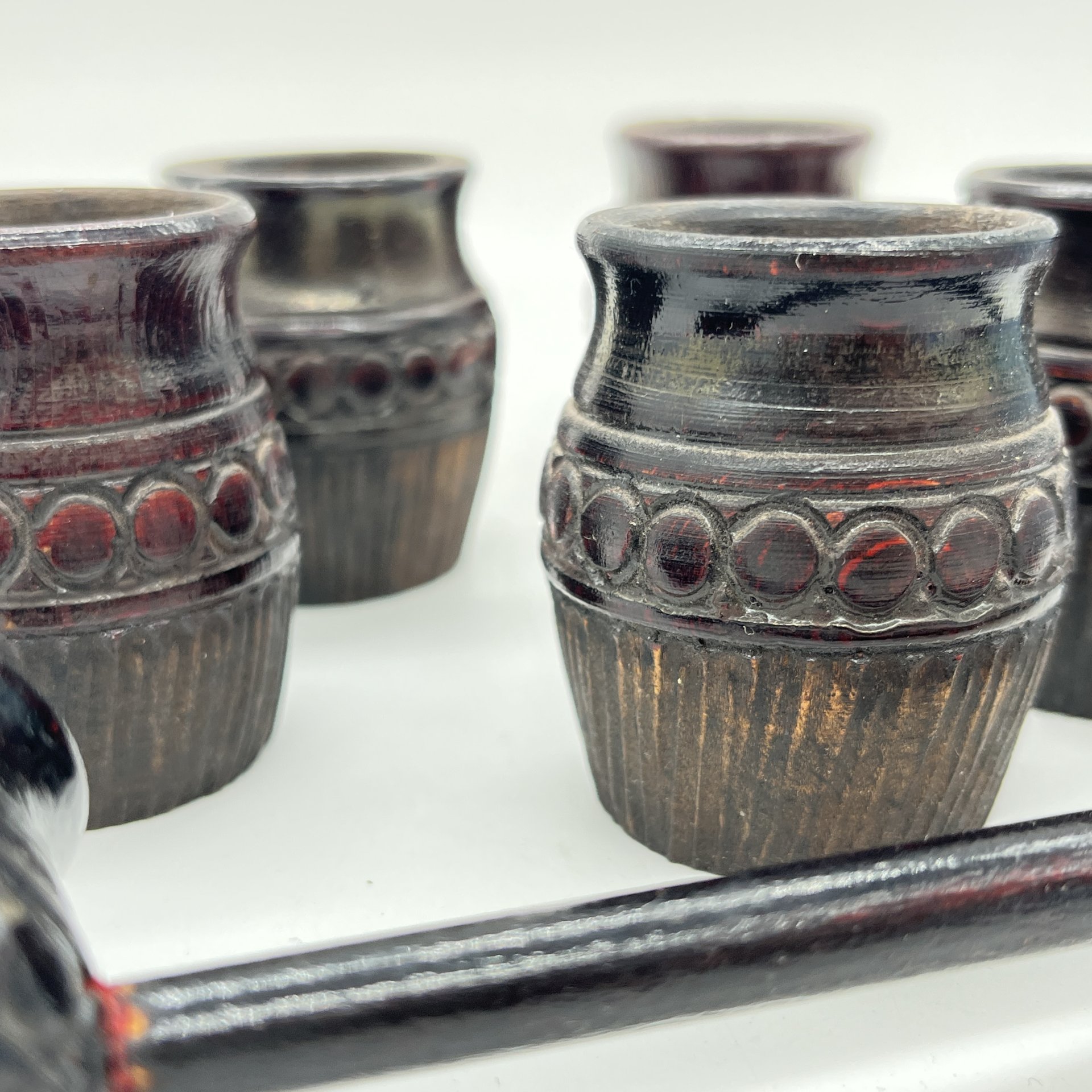 Набор из 6 стопок и ковшика с резным декором, дерево, резьба, СССР, 1970-1980 гг.