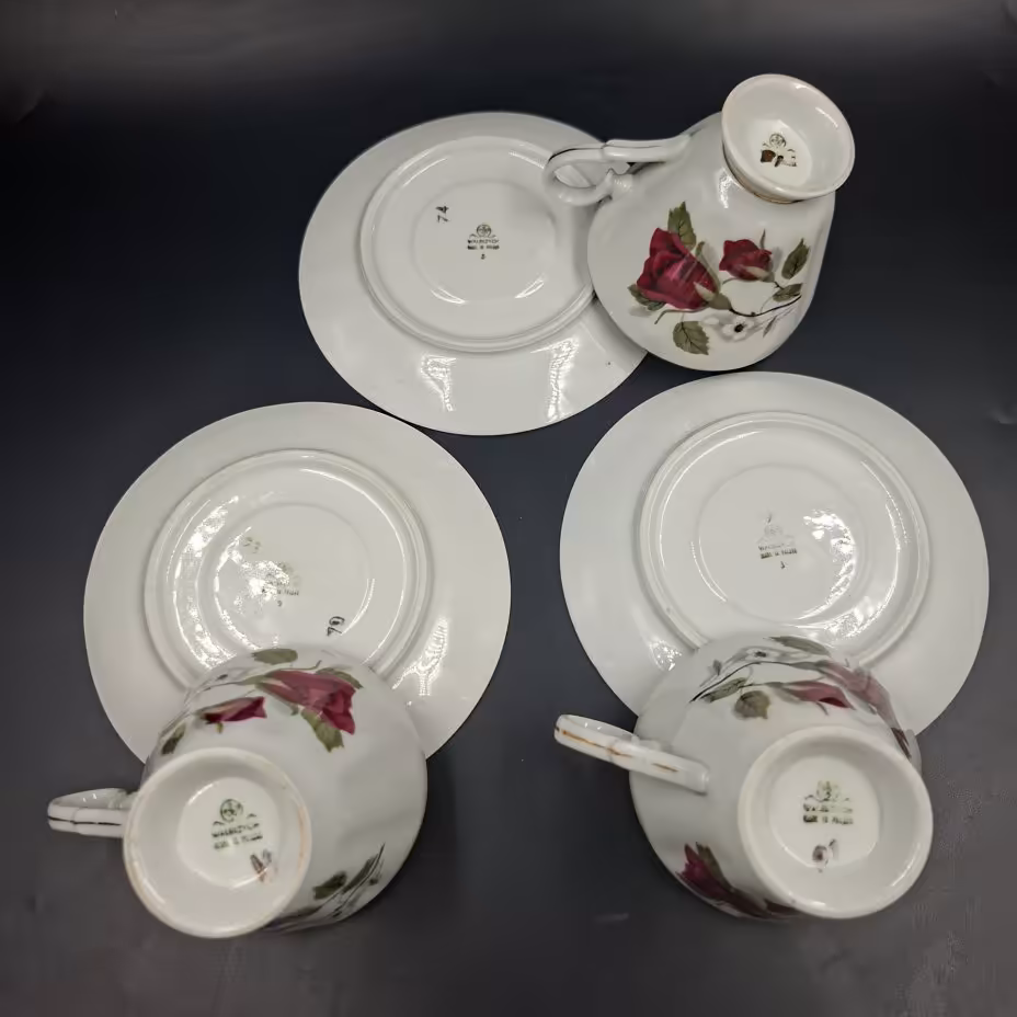 Набор из трех чайных пар с декором в виде роз, Walbrzych