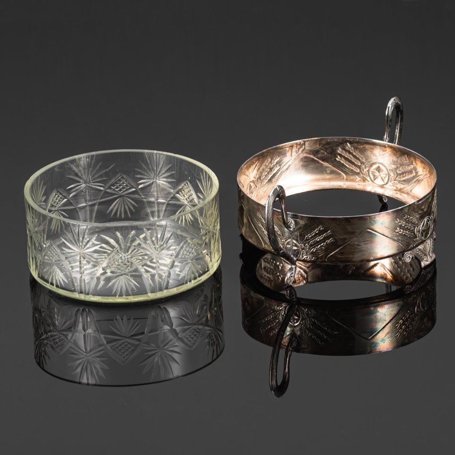 Конфетница (сахарница) агитационная, украшенная изображением звезды и колосьев (Советский Ампир)