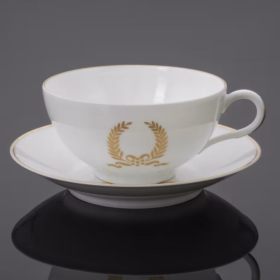 Чайная  пара с декором в виде лаврового венка, Porcelaine de Paris