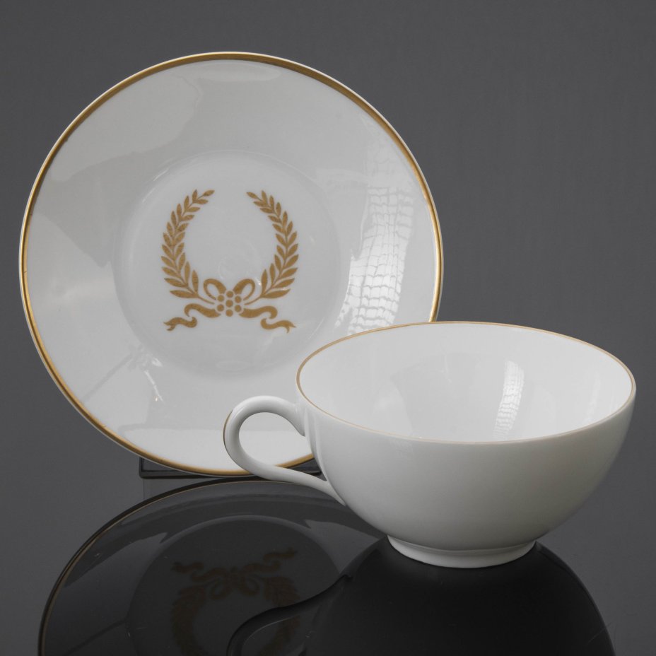 Чайная  пара с декором в виде лаврового венка, Porcelaine de Paris