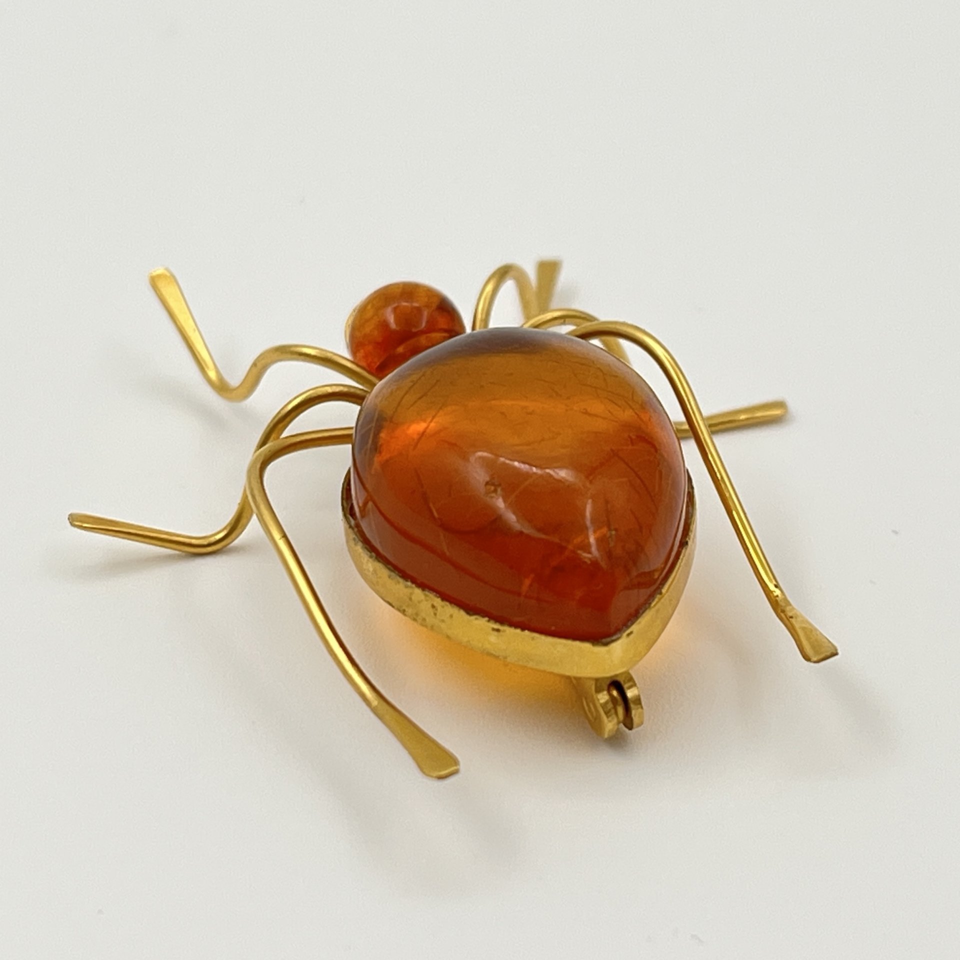Брошь винтажная "Паук", янтарь, латунь, золочение, Калининградский янтарный комбинат, СССР, 1987-1992 гг., Калининградский янтарный комбинат