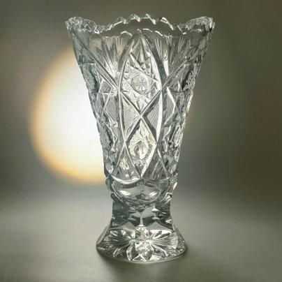 Ваза для цветов с резным декором, хрусталь, алмазная грань, СССР, 1970-1990 гг.
