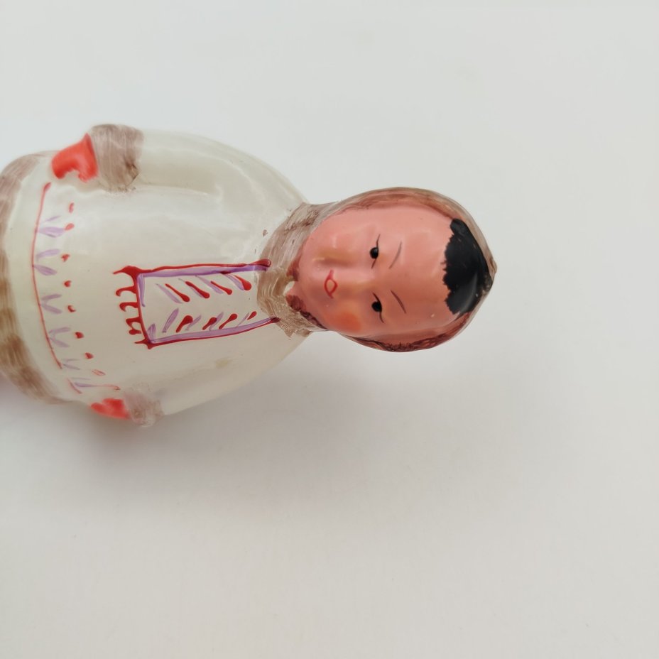 Елочная игрушка "Якут" ("Ненец") из серии "Дружба народов", стекло, роспись, металл, Завод стеклянных ёлочных украшений и оптических изделий, г. Москва, СССР, 1950-1960 гг.
