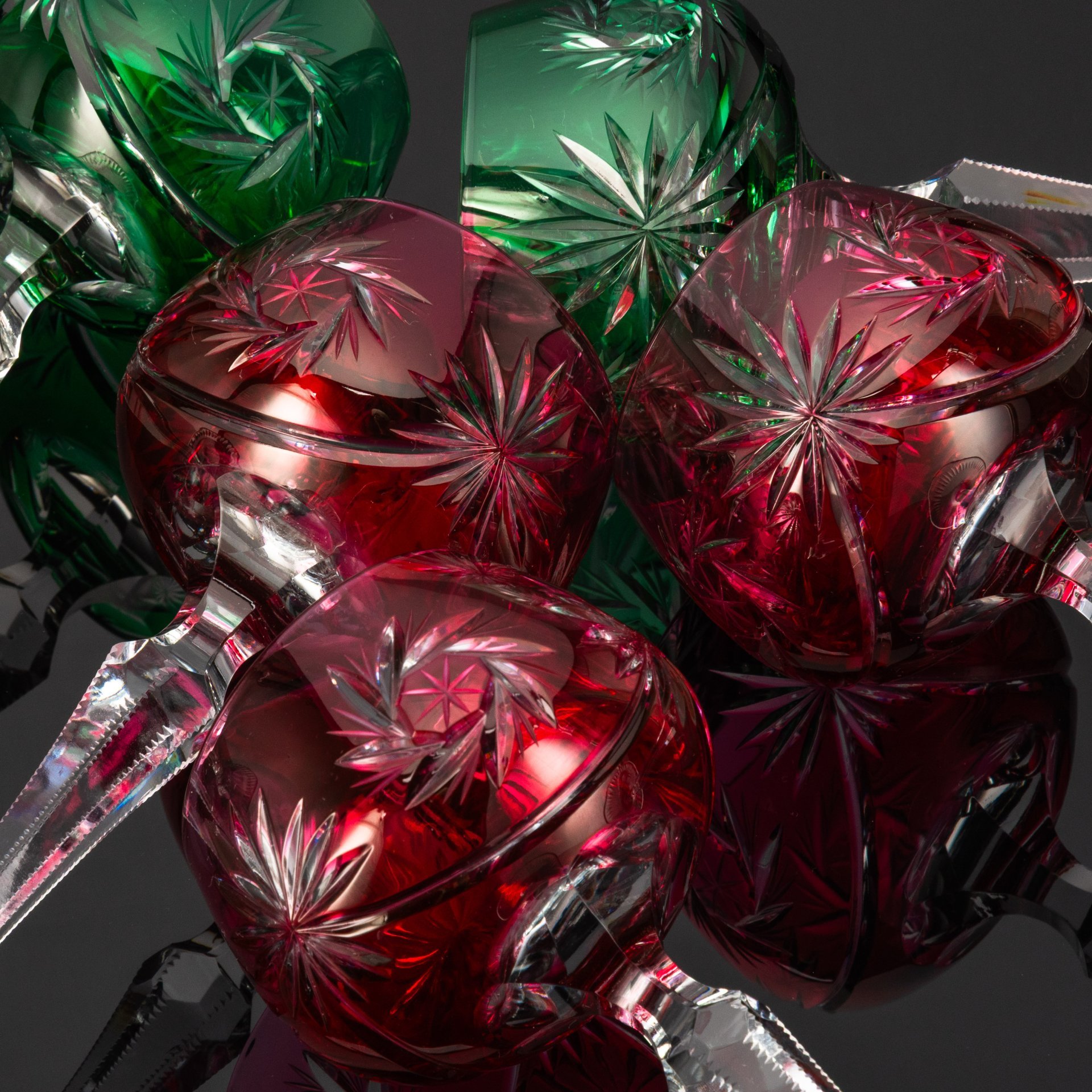 Набор бокалов для вина на 5 персоны, украшенных резным орнаментом, хрусталь, алмазная грань, Echt Bleikristall, Германия, 1970-1990 гг.