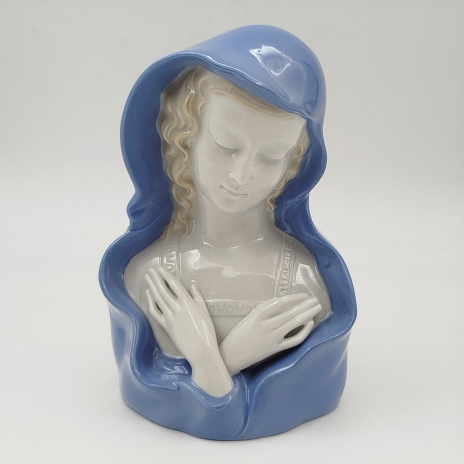 Статуэтка "Дева Мария" ("Молящаяся"), фарфор, VEB Porzellanfiguren Lippelsdorf (Липпельсдорф), Германия, 1950-1980 гг.