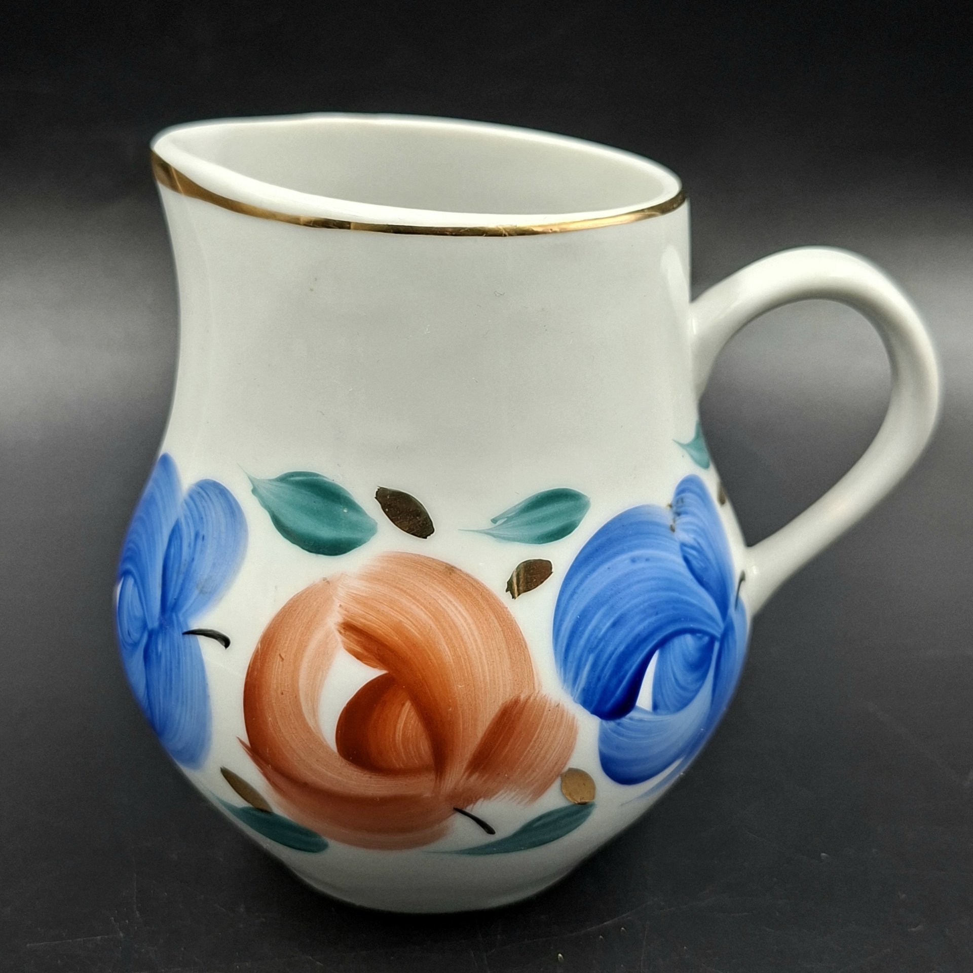 Молочник с цветочным декором, фарфор, роспись, золочение, Барановский фарфоровый завод, СССР, 1970-1990 гг.