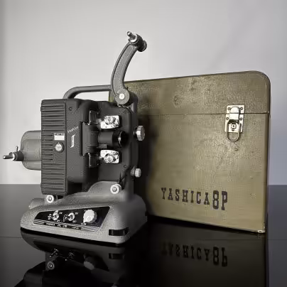 Кинопроектор "Yashica 8P" в кофре