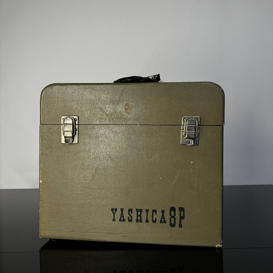 Кинопроектор "Yashica 8P" в кофре