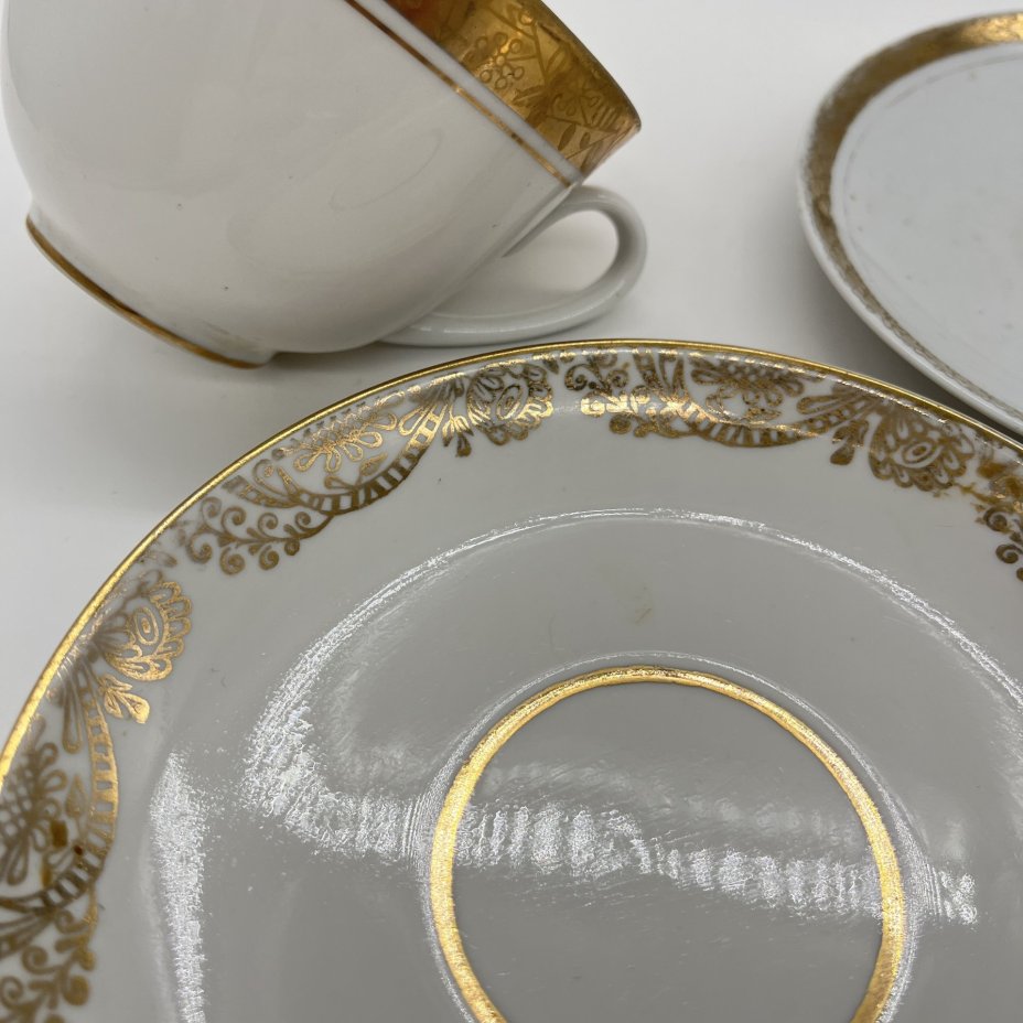 Чайное трио с декором в виде золотистой каймы, фарфор, золочение, Ленинградский фарфоровый завод (ЛФЗ), СССР, 1960-1980 гг.