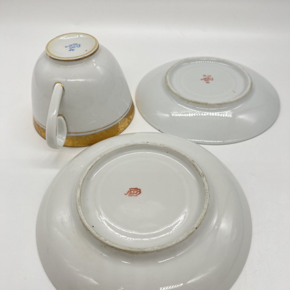 Чайное трио с декором в виде золотистой каймы, фарфор, золочение, Ленинградский фарфоровый завод (ЛФЗ), СССР, 1960-1980 гг.