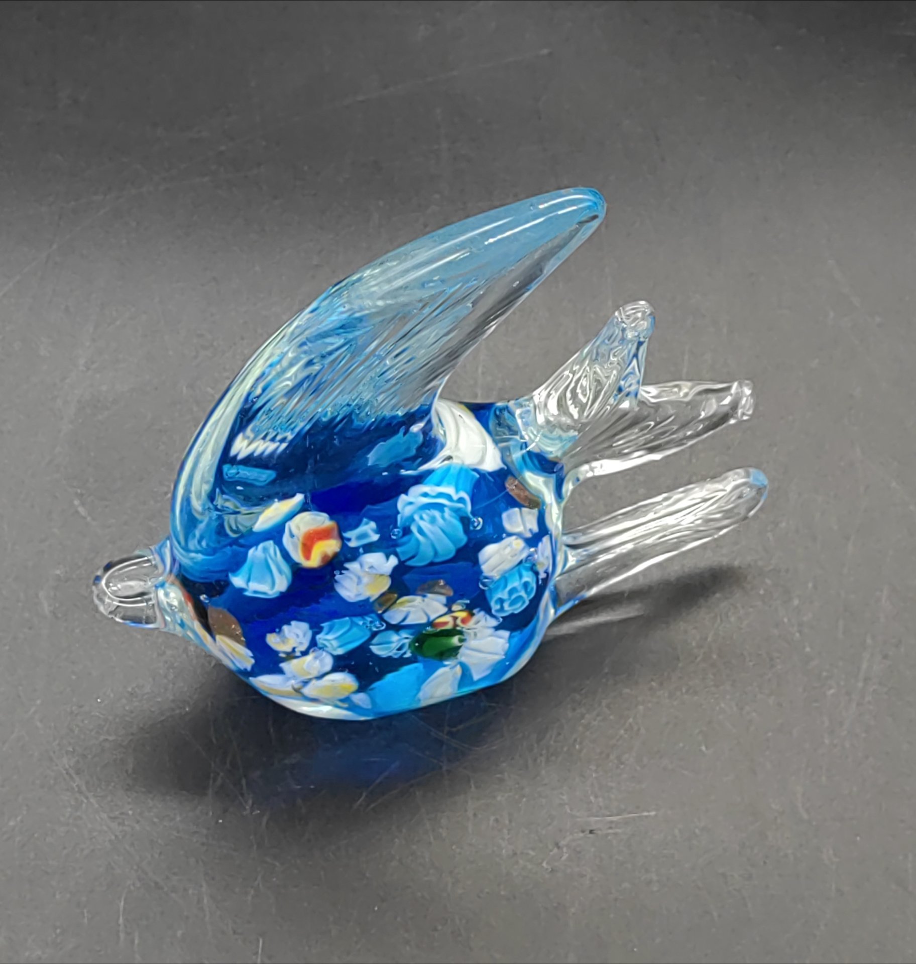 Статуэтка (пресс-папье) в виде рыбки, в технике  millefiori, Murano