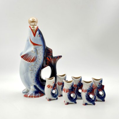 Набор для крепких напитков "Рыба" (штоф и 6 стопок), автор М.Д.Барамидзе, фарфор, роспись, Полонский завод художественной керамики (Полонное ЗХК), СССР, 1973-1991 гг.