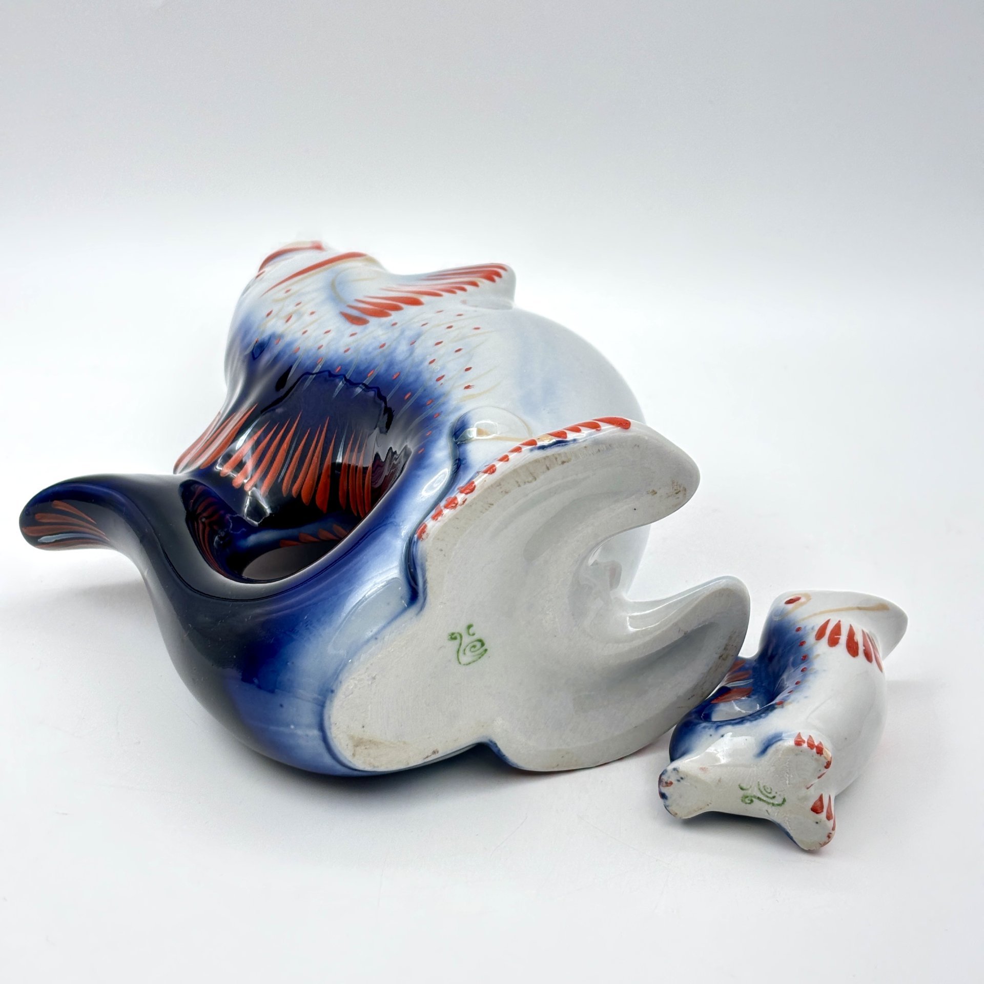 Набор для крепких напитков "Рыба" (штоф и 6 стопок), автор М.Д.Барамидзе, фарфор, роспись, Полонский завод художественной керамики (Полонное ЗХК), СССР, 1973-1991 гг.