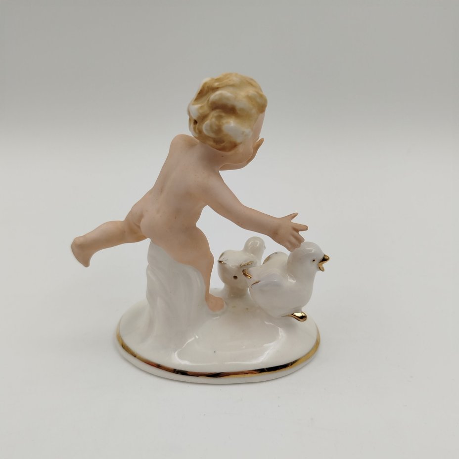 Статуэтка "Путти с цыплятами", фарфор, роспись, золочение, Carl Scheidig, Gräfenthal, Carl Scheidig