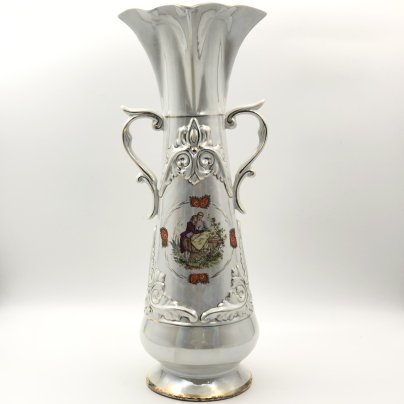 Ваза интерьерная украшенная галантной сценой, фарфор, деколь, золочение, люстр, СССР, 1960-1970 гг.