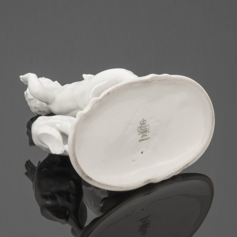 Статуэтка "Путти с борзой", Schaubach-Kunst