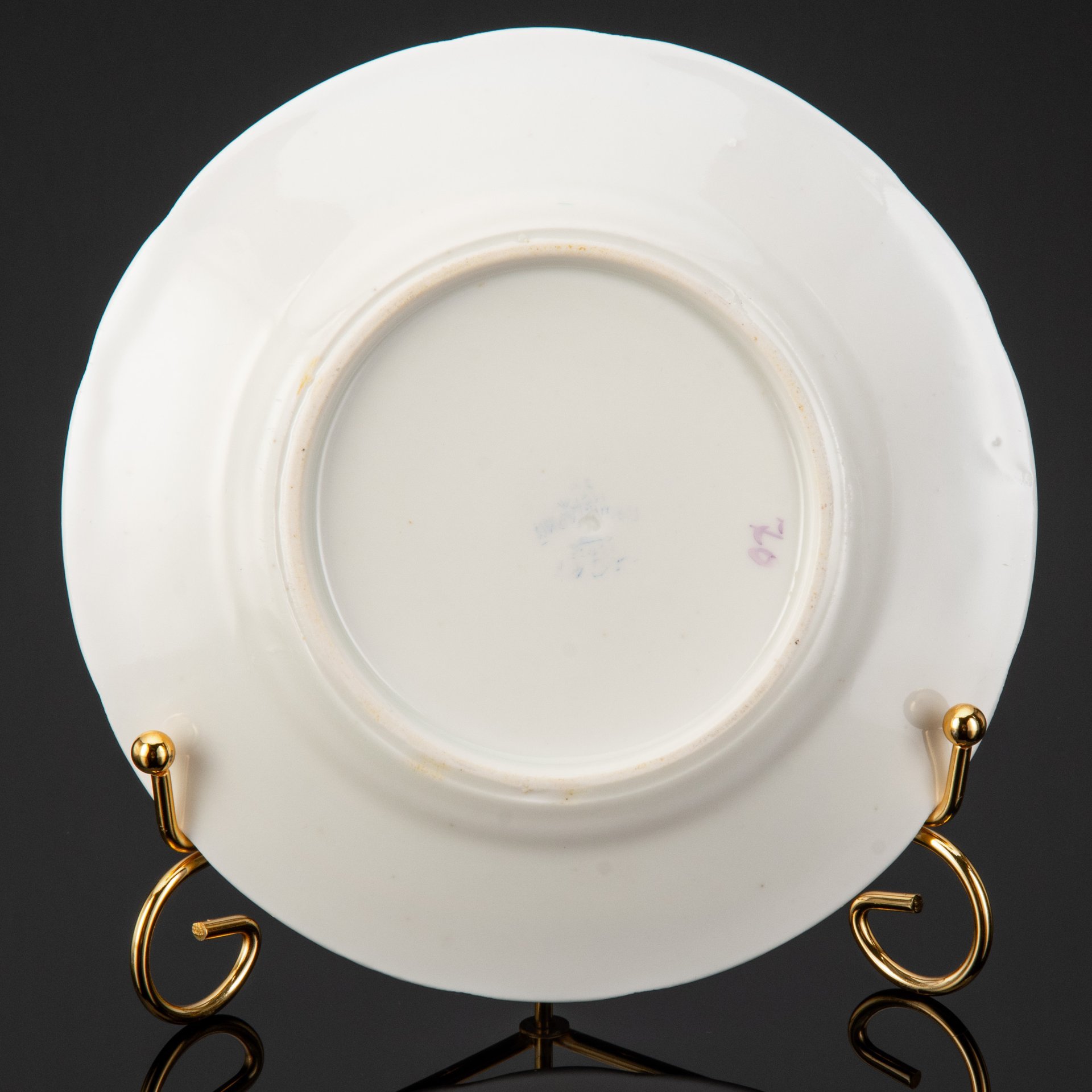 Тарелка из сервиза "Новгородская стройка" ("Волховстрой") автор Т.З. Подрябинников, фарфор, деколь, Фарфоровый завод «Пролетарий» (Бронница, Мста), СССР, 1945-1946 гг.