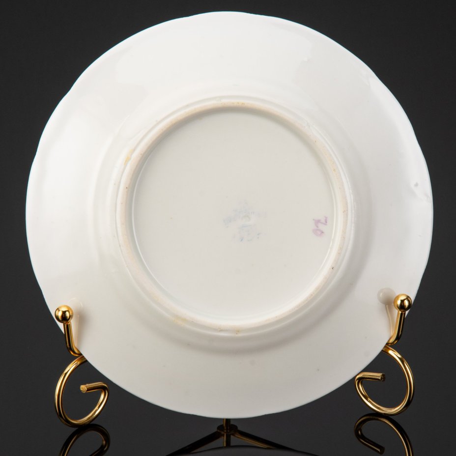 Тарелка из сервиза "Новгородская стройка" ("Волховстрой") автор Т.З. Подрябинников, фарфор, деколь, Фарфоровый завод «Пролетарий» (Бронница, Мста), СССР, 1945-1946 гг.