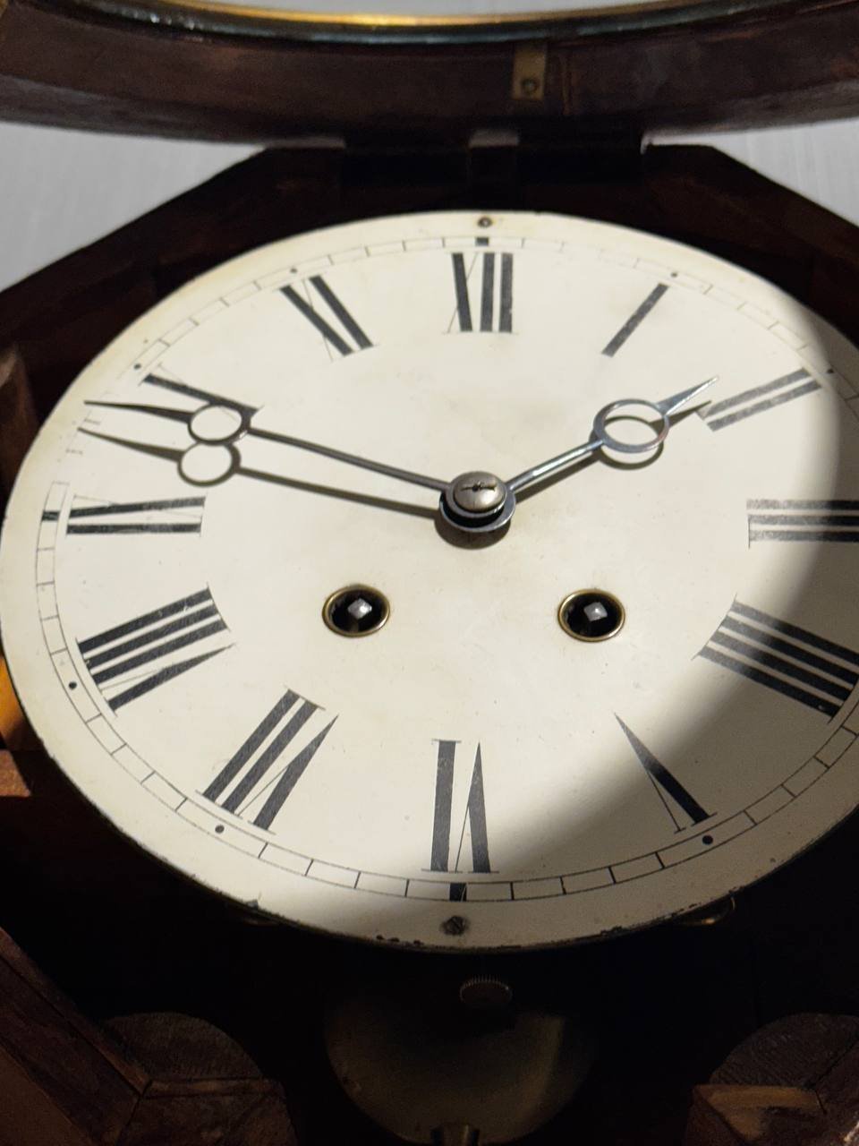 Часы "Шайба" (с ключом), дерево, металл, стекло, Германия, 1879 г.