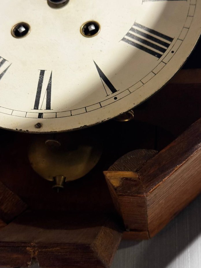 Часы "Шайба" (с ключом)