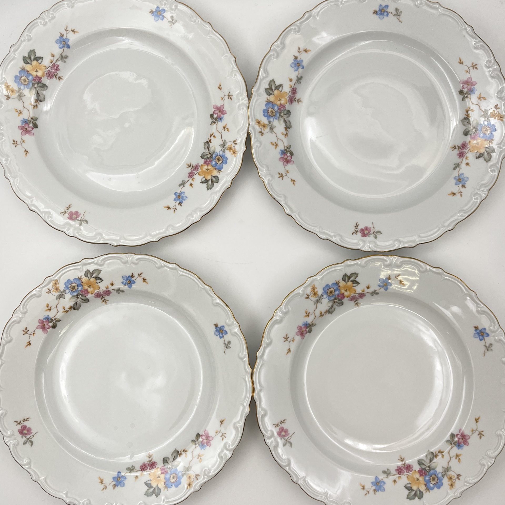 Набор обеденных тарелок с цветочным и рельефным декором на 6 персон