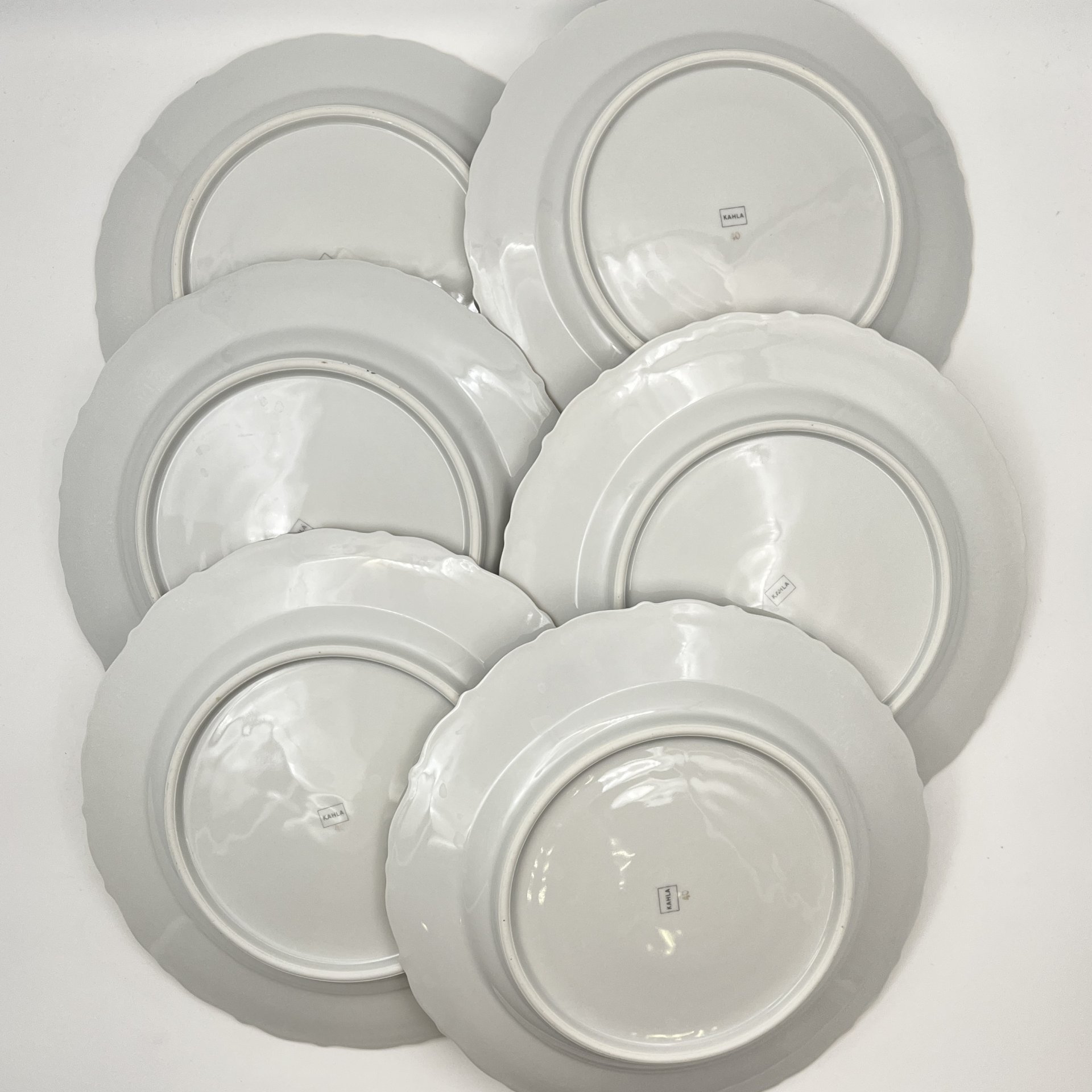 Набор обеденных тарелок с цветочным и рельефным декором на 6 персон