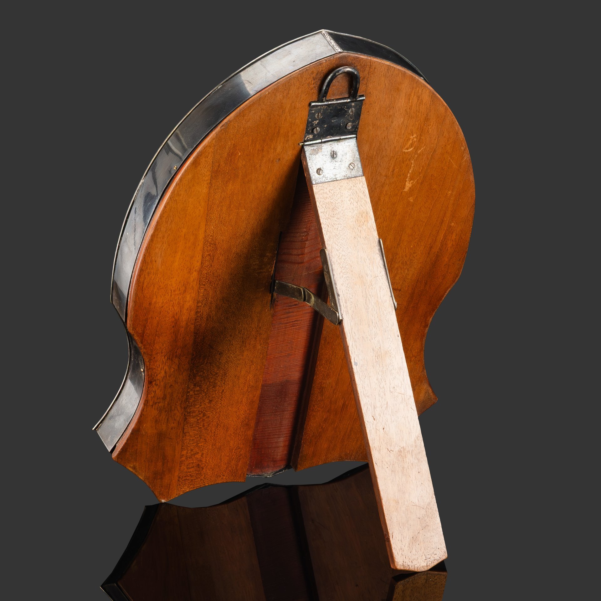 Зеркало настольное в фигурной раме, металл, серебрение, дерево, зеркало, Fraget (Фабрика серебряных и плакированных изделий Иосифа Фраже), Царство Польское, 1850-1870 гг.