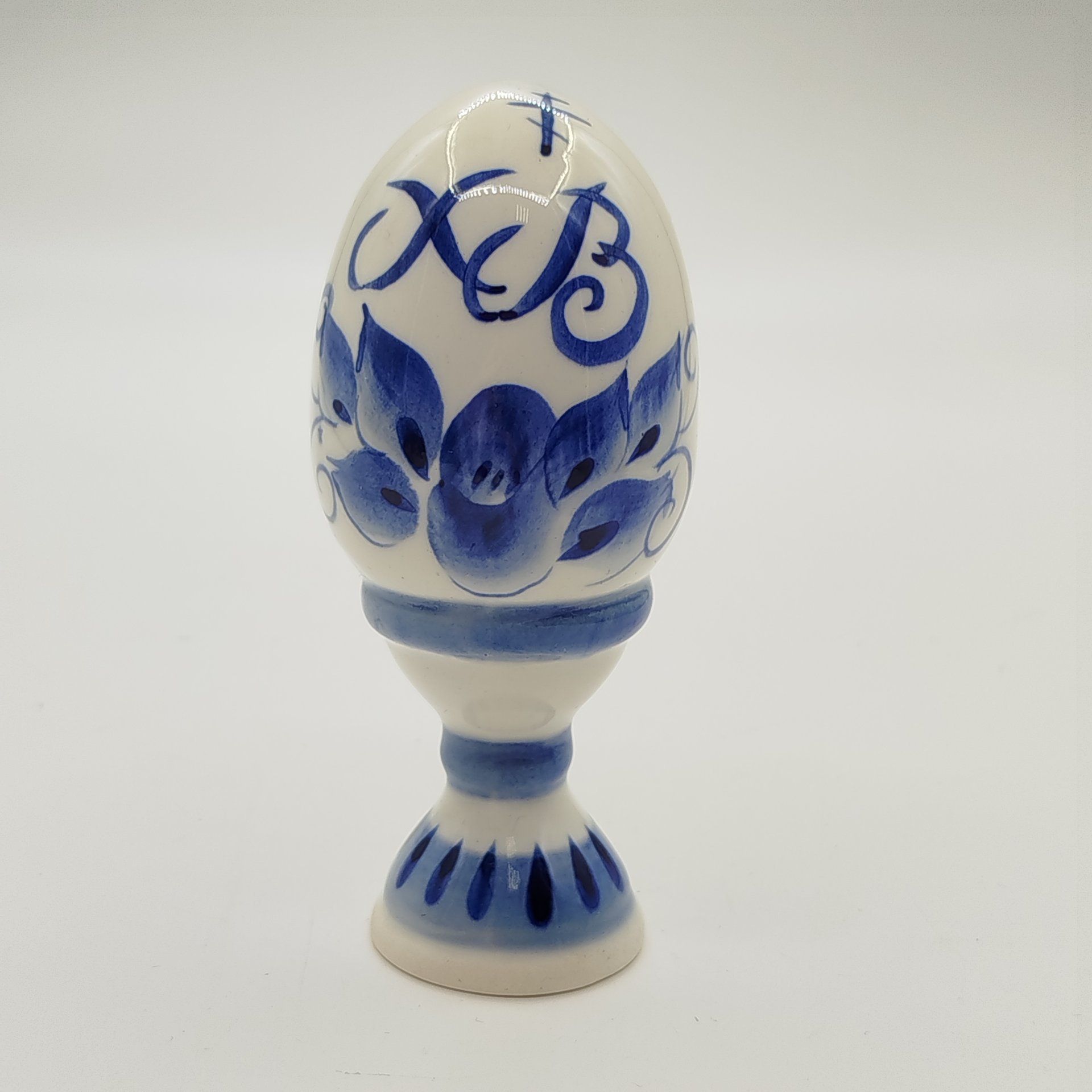 Яйцо пасхальное декоративное на подставке с цветочным декором,  Гжель