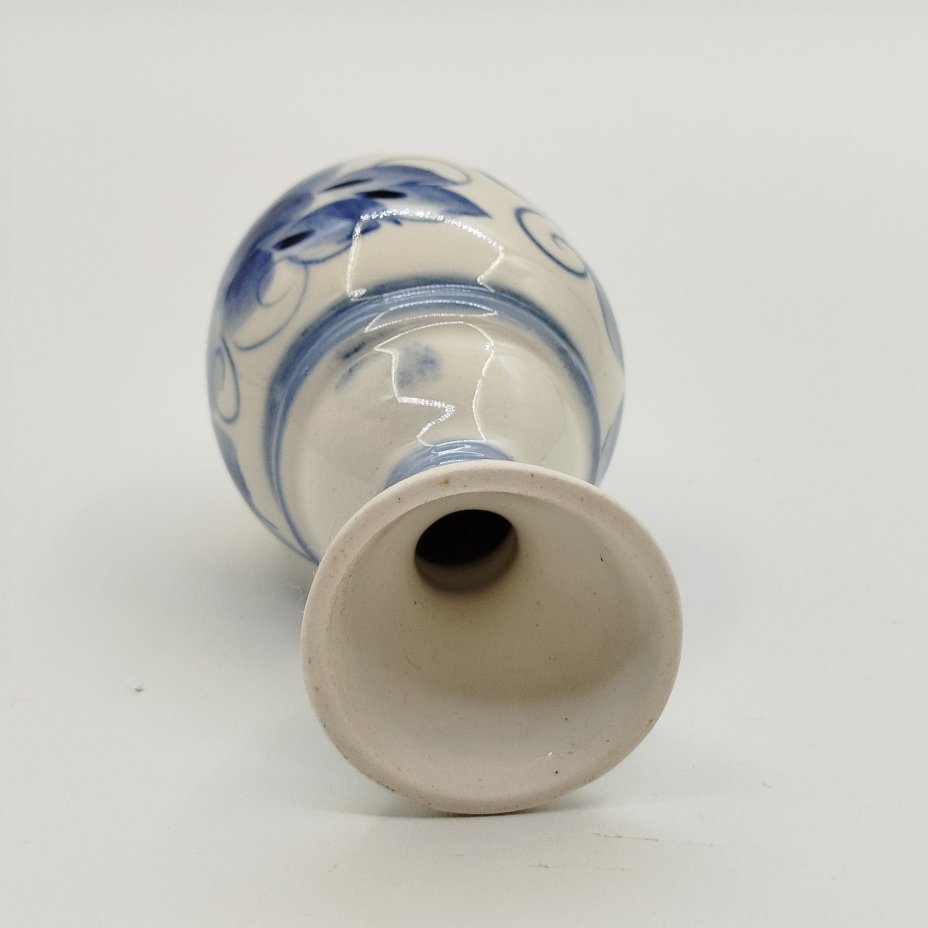 Яйцо пасхальное декоративное на подставке с цветочным декором,  Гжель