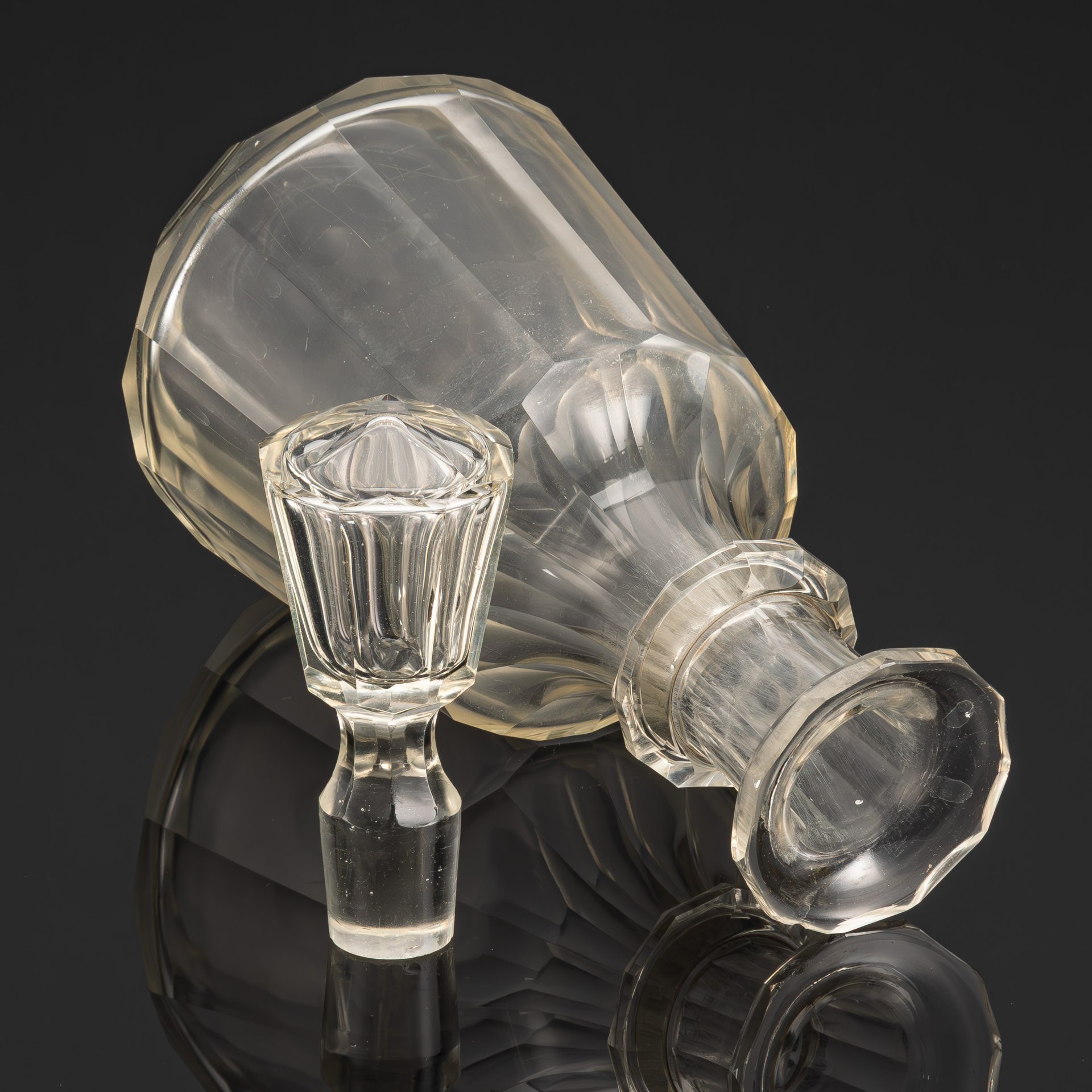 Графин с декором "грань во весь" (большой), стекло, выдувание, гранение, Акционерное общество Мальцовских заводов, Российская империя, 1890-1915 гг.