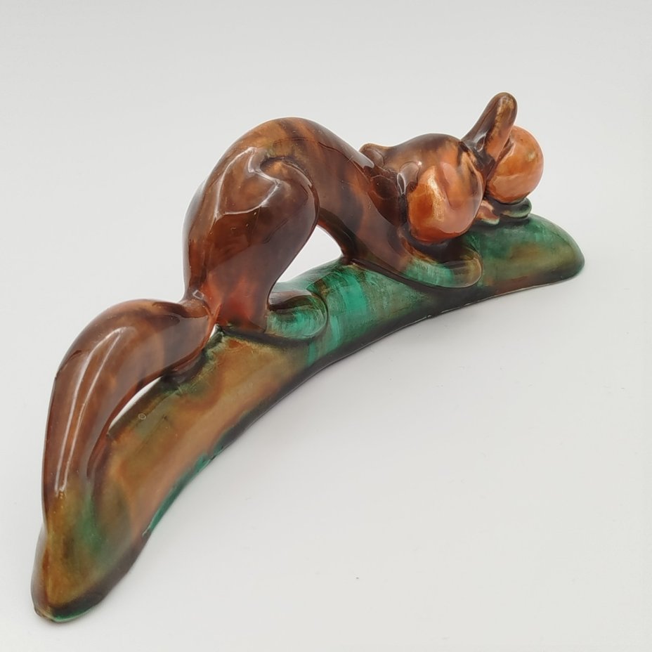 Статуэтка "Лиса и колобок", фаянс, поливы, Конаковский фаянсовый завод им. М.И. Калинина (ЗиК Конаково), СССР, 1950-1970 гг.