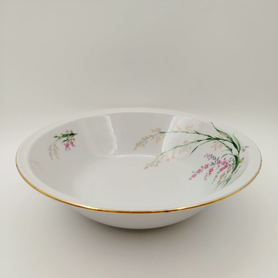 Салатник круглой формы, украшенный цветочным декором, фарфор, деколь, золочение, Bareuther & Co., Bavaria, Германия, 1931-1945 гг.