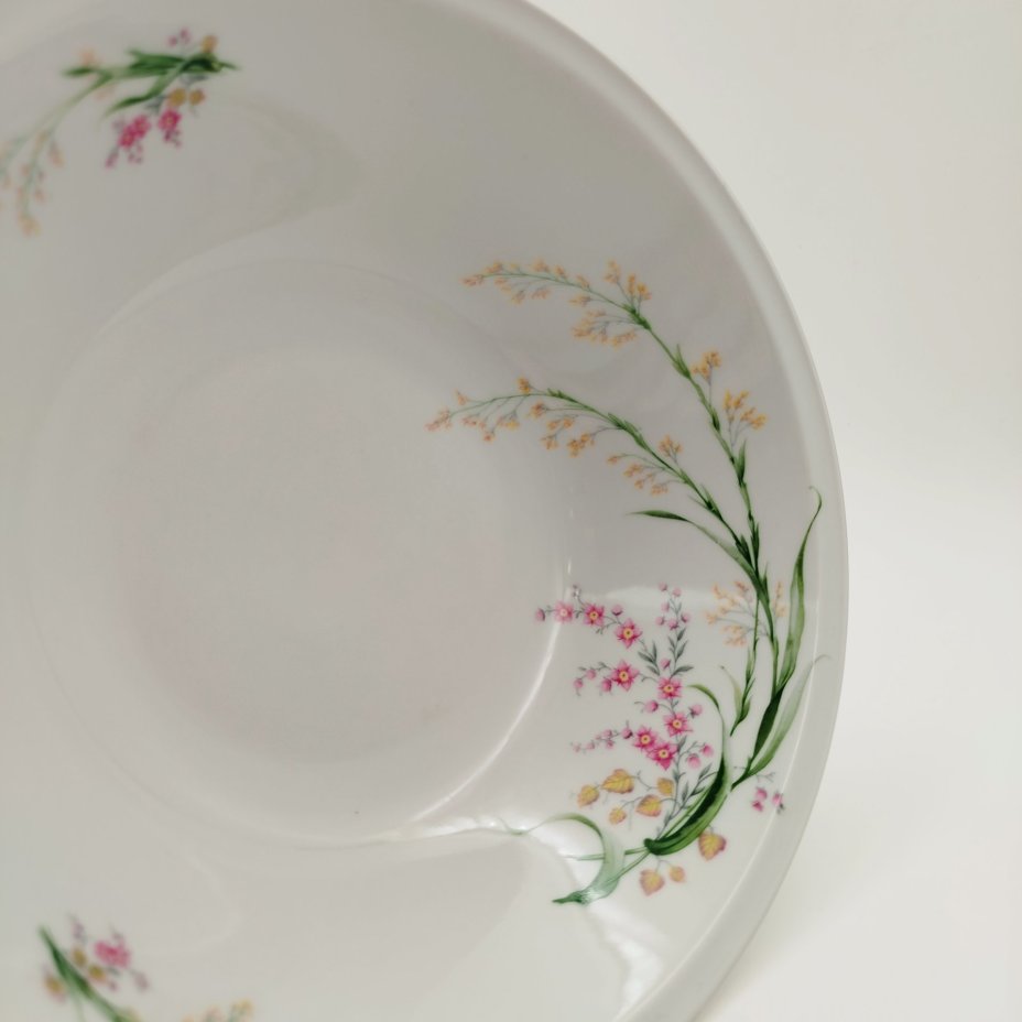 Салатник круглой формы, украшенный цветочным декором, фарфор, деколь, золочение, Bareuther & Co., Bavaria, Германия, 1931-1945 гг.