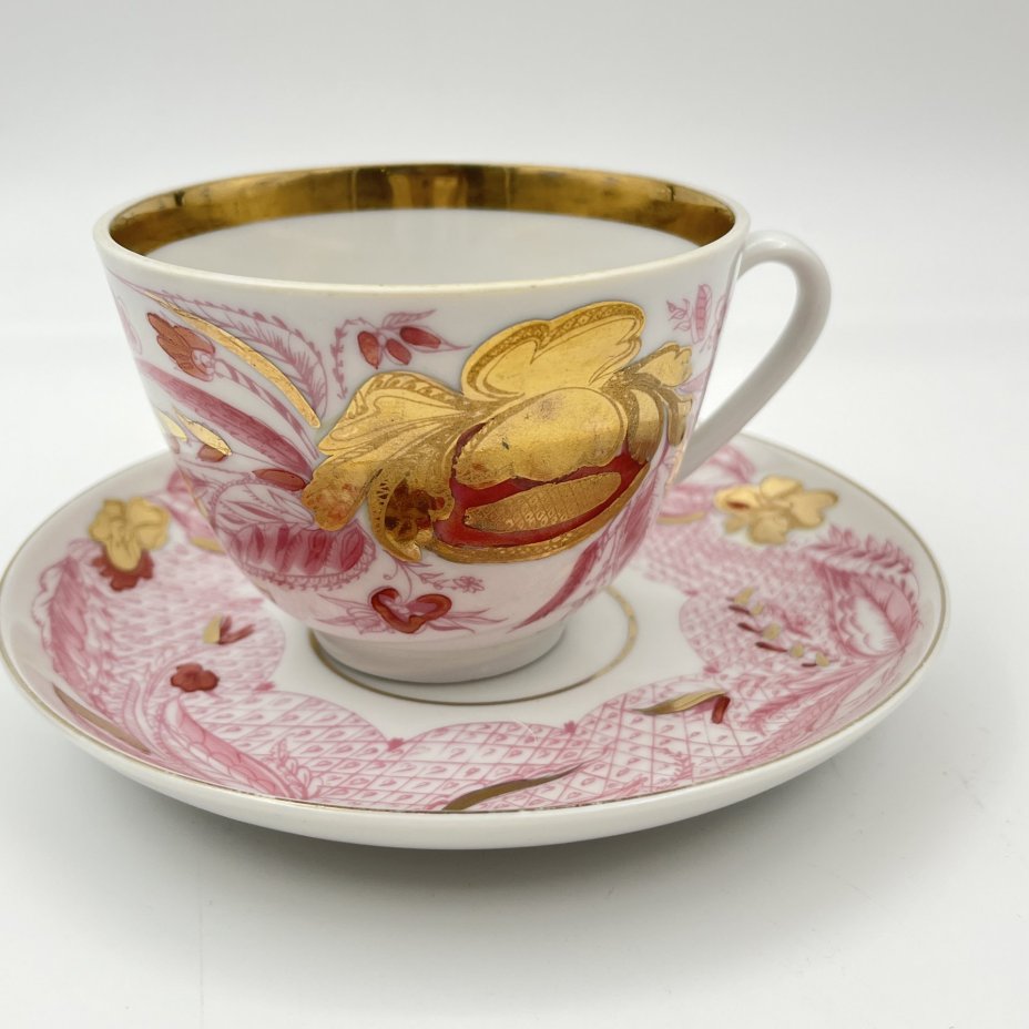 Пара чайная, украшенная декором в виде тюльпанов