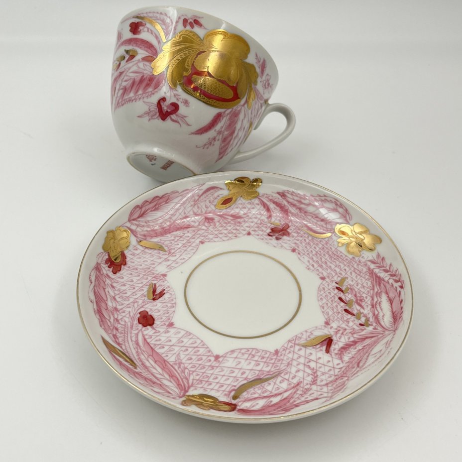 Пара чайная, украшенная декором в виде тюльпанов