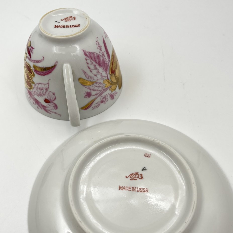 Пара чайная, украшенная декором в виде тюльпанов