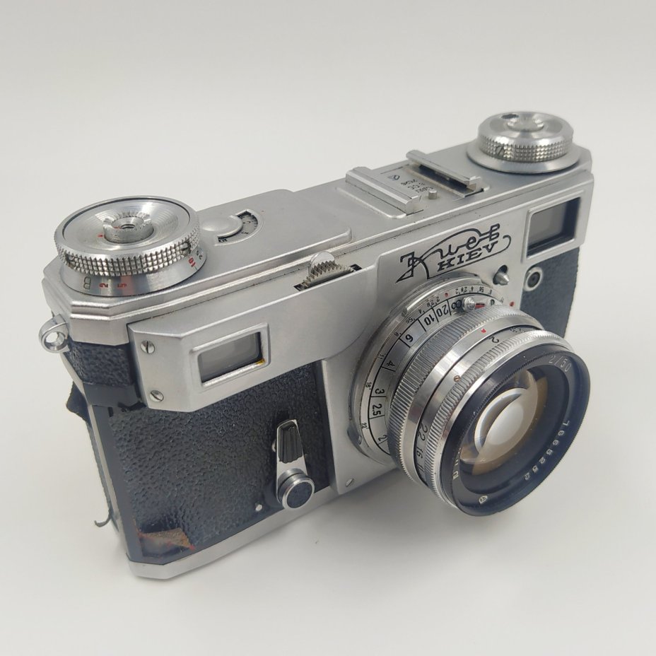 Фотоаппарат «Киев-4А» с объективом «Юпитер-8», в оригинальном чехле, Киевский завод «Арсенал»