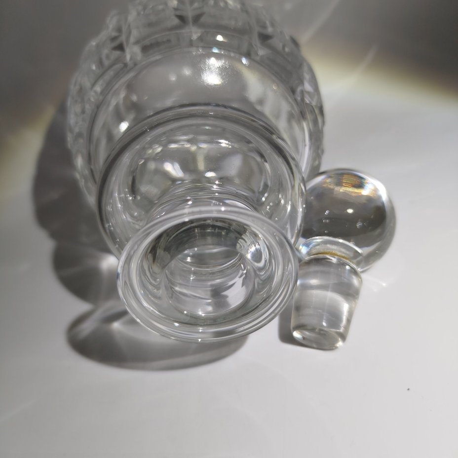 Графин с рельефным декором из набора для вина "Хмельной", автор А.А. Аствацатурьян, хрусталь, алмазная грань, Ленинградский завод художественного стекла (ЛЗХС), СССР, 1960-1970 гг.