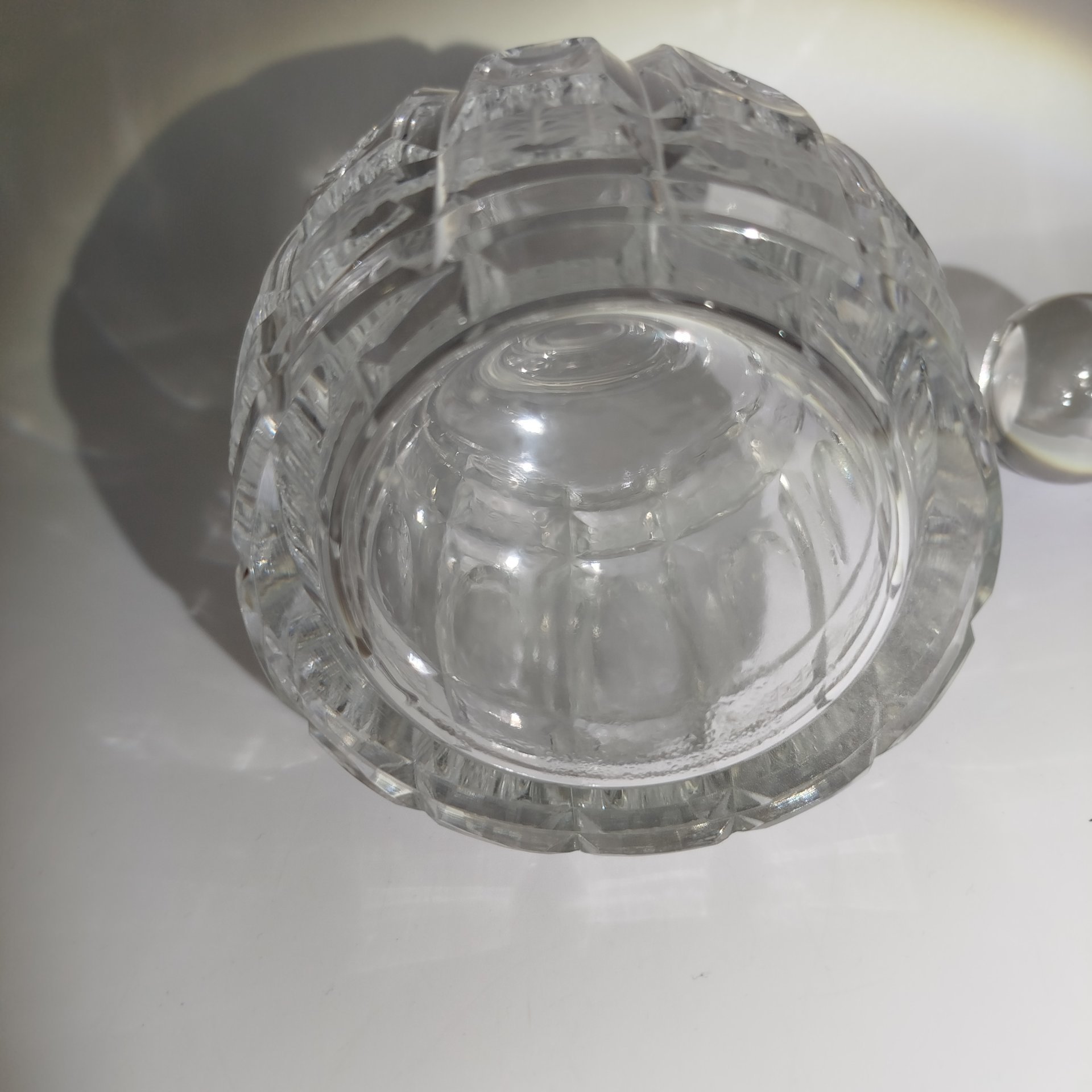 Графин с рельефным декором из набора для вина "Хмельной", автор А.А. Аствацатурьян, хрусталь, алмазная грань, Ленинградский завод художественного стекла (ЛЗХС), СССР, 1960-1970 гг.