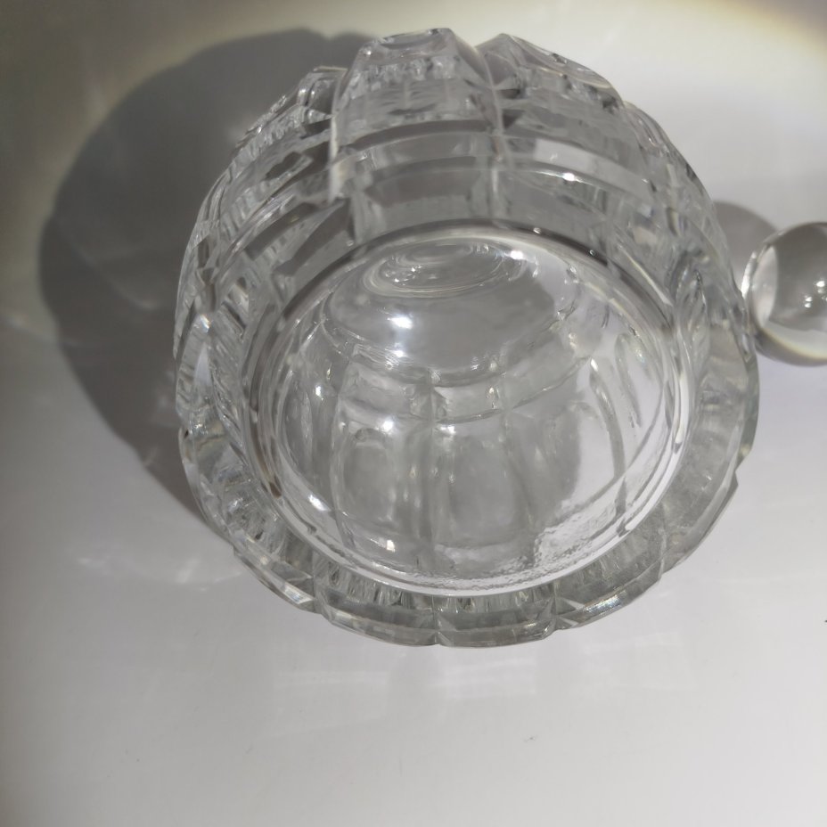 Графин с рельефным декором из набора для вина "Хмельной", автор А.А. Аствацатурьян, хрусталь, алмазная грань, Ленинградский завод художественного стекла (ЛЗХС), СССР, 1960-1970 гг.