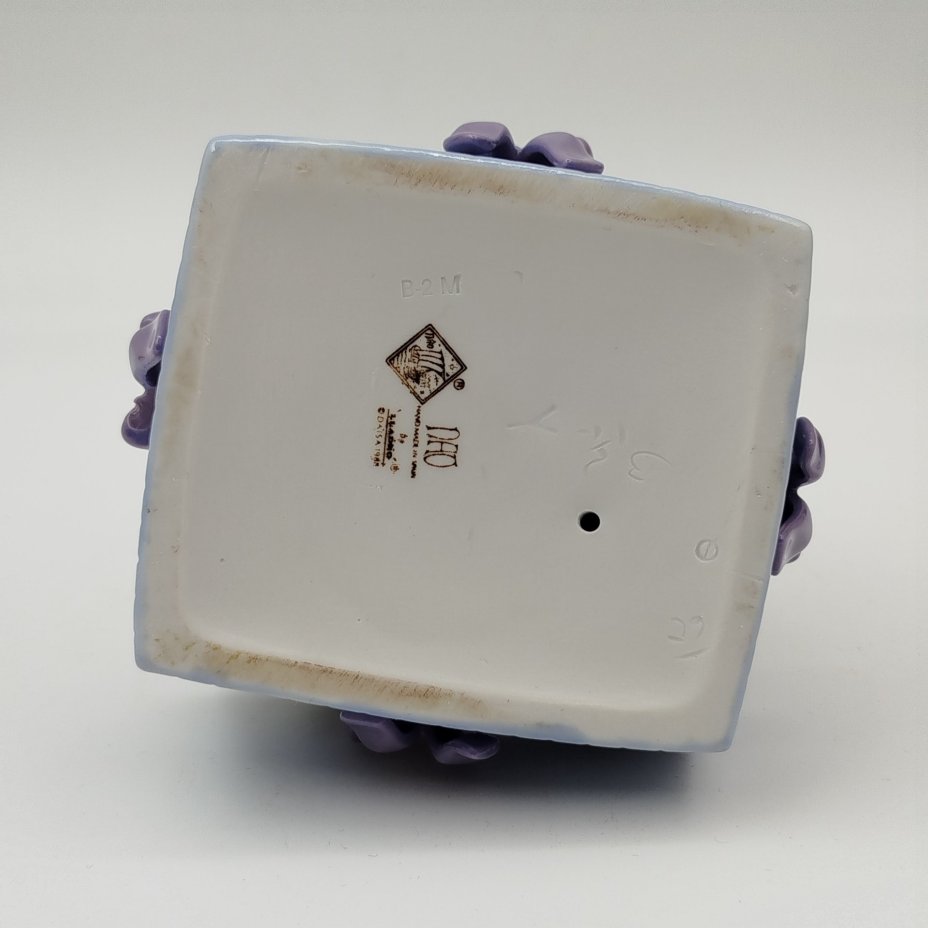 Статуэтка "Кролики в коробке", фарфор, роспись, NAO Porcelain, Испания, 1988-2000 гг.