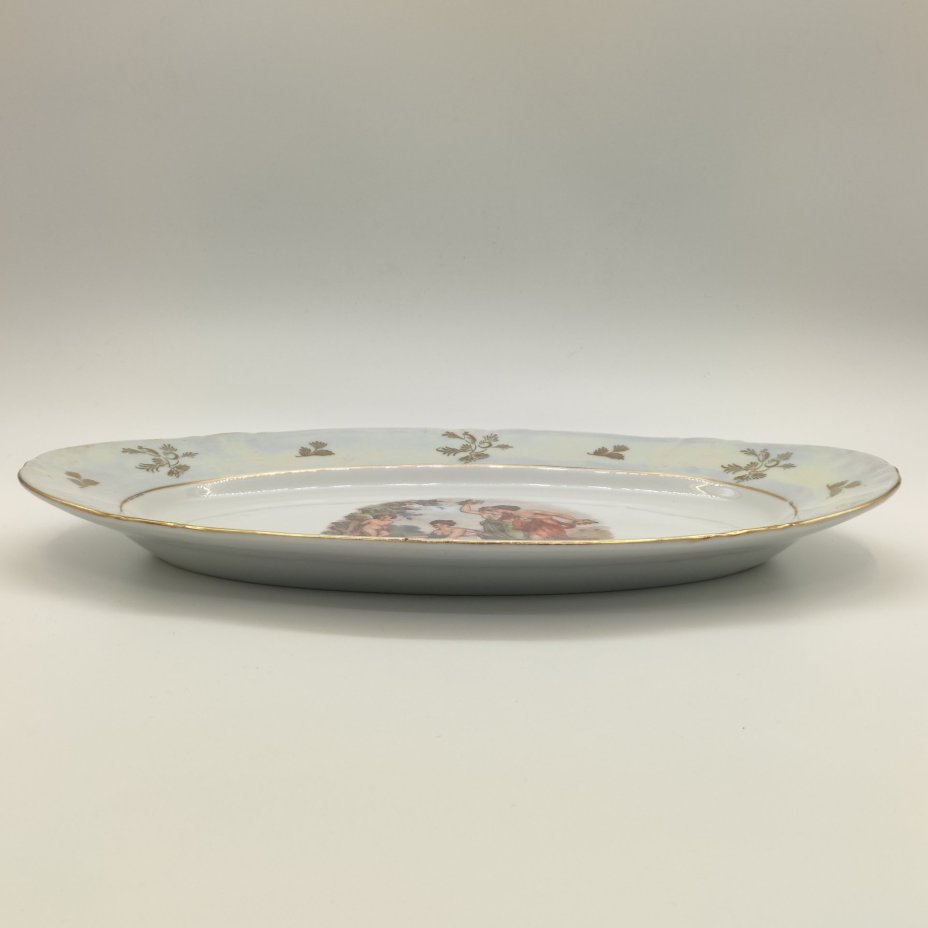 Блюдо овальной формы "Мадонна", фарфор, золочение, люстр, деколь, Kahla, ГДР, 1968-1987 гг.