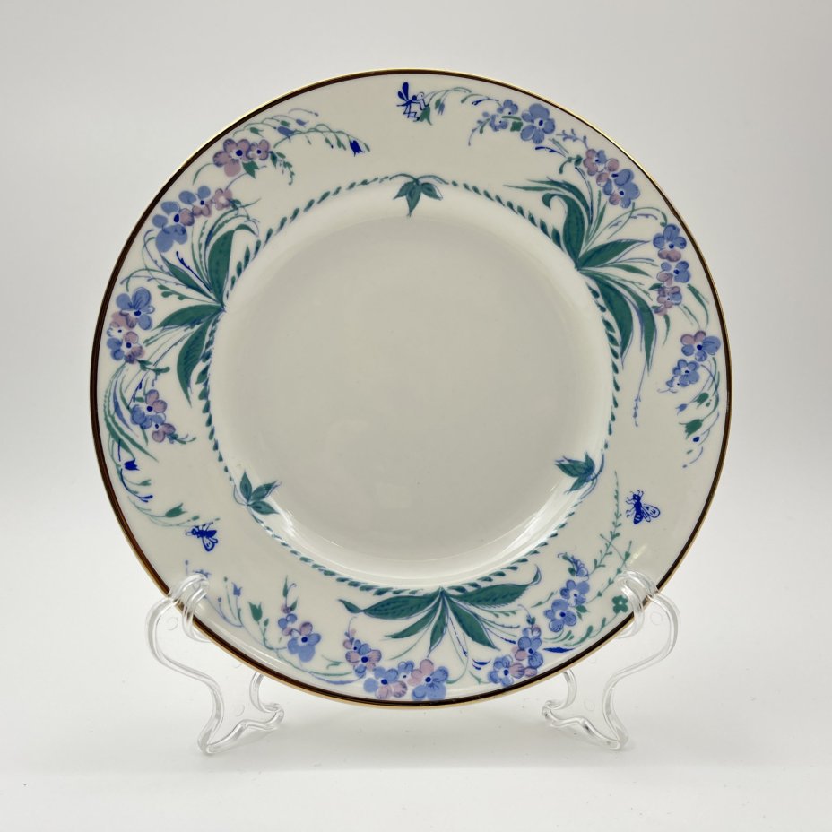 Трио кофейное "Незабудки", автор формы "Ландыш" Э.М. Криммер, автор рисунка Матвеева О.М., фарфор, деколь, золочение, Ленинградский фарфоровый завод (ЛФЗ), СССР, 1970-1992 гг.