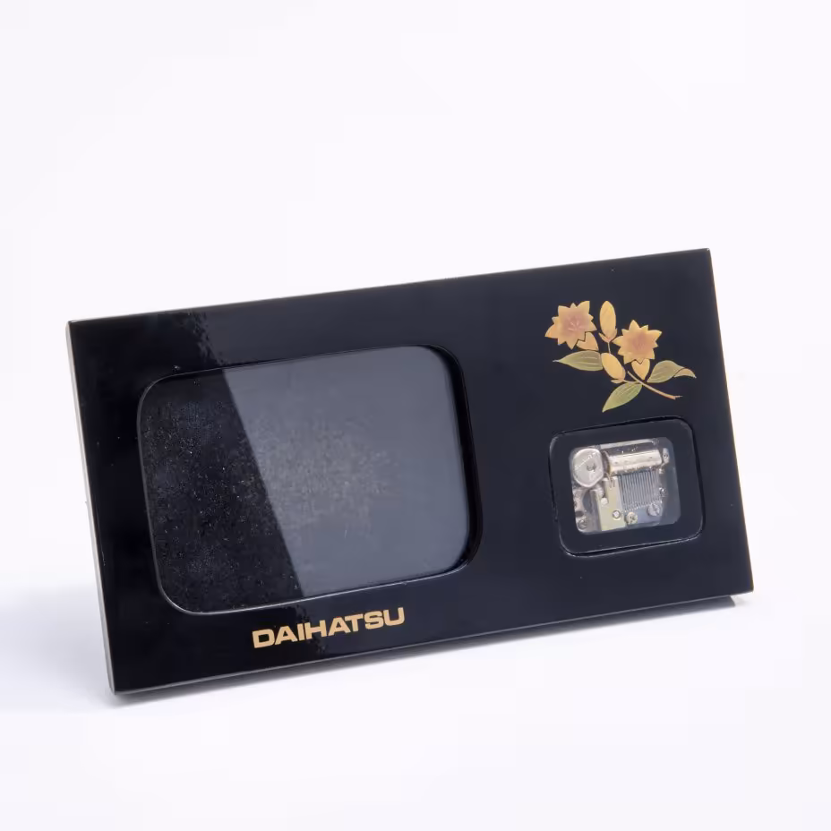 Рамка для фото c музыкальным механизмом, дерево, металл, стекло, фирма "Daihatsu", Япония, 1990-2000 гг., Daihatsu