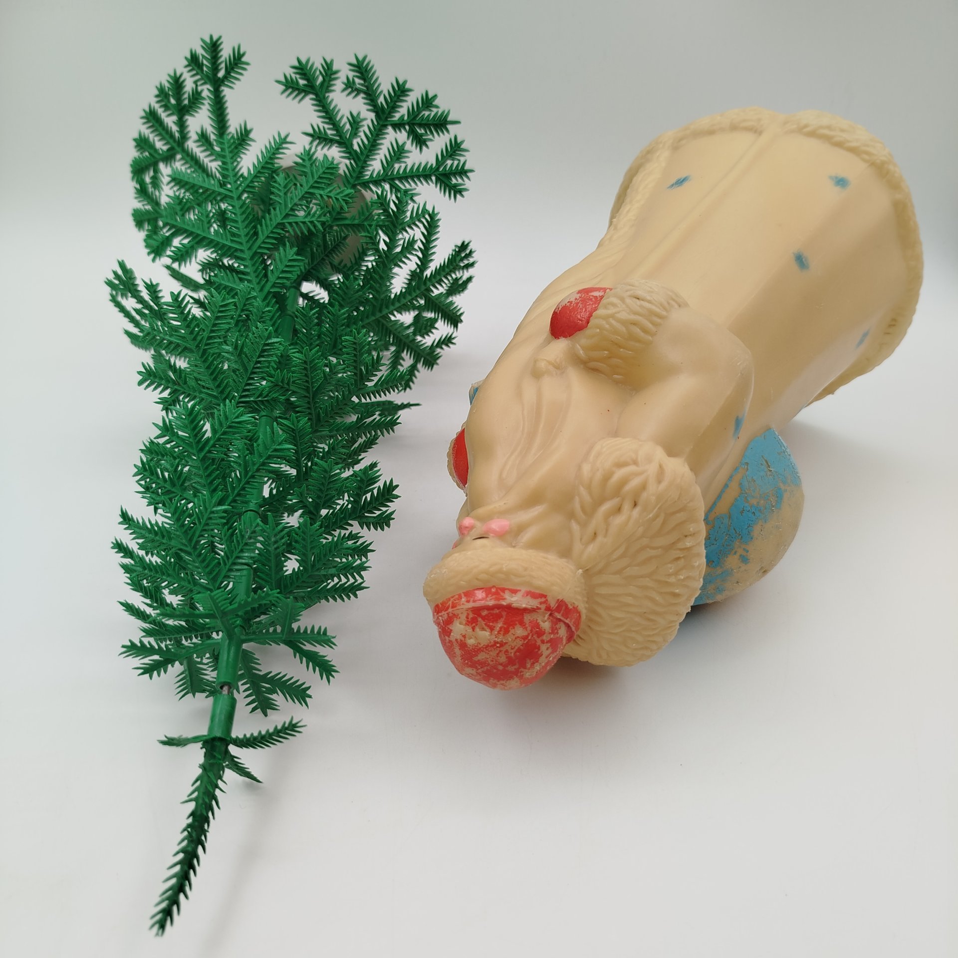 Фигуры под ёлку "Дед Мороз и елочка", пластик, краска, СССР, 1960-1980 гг.