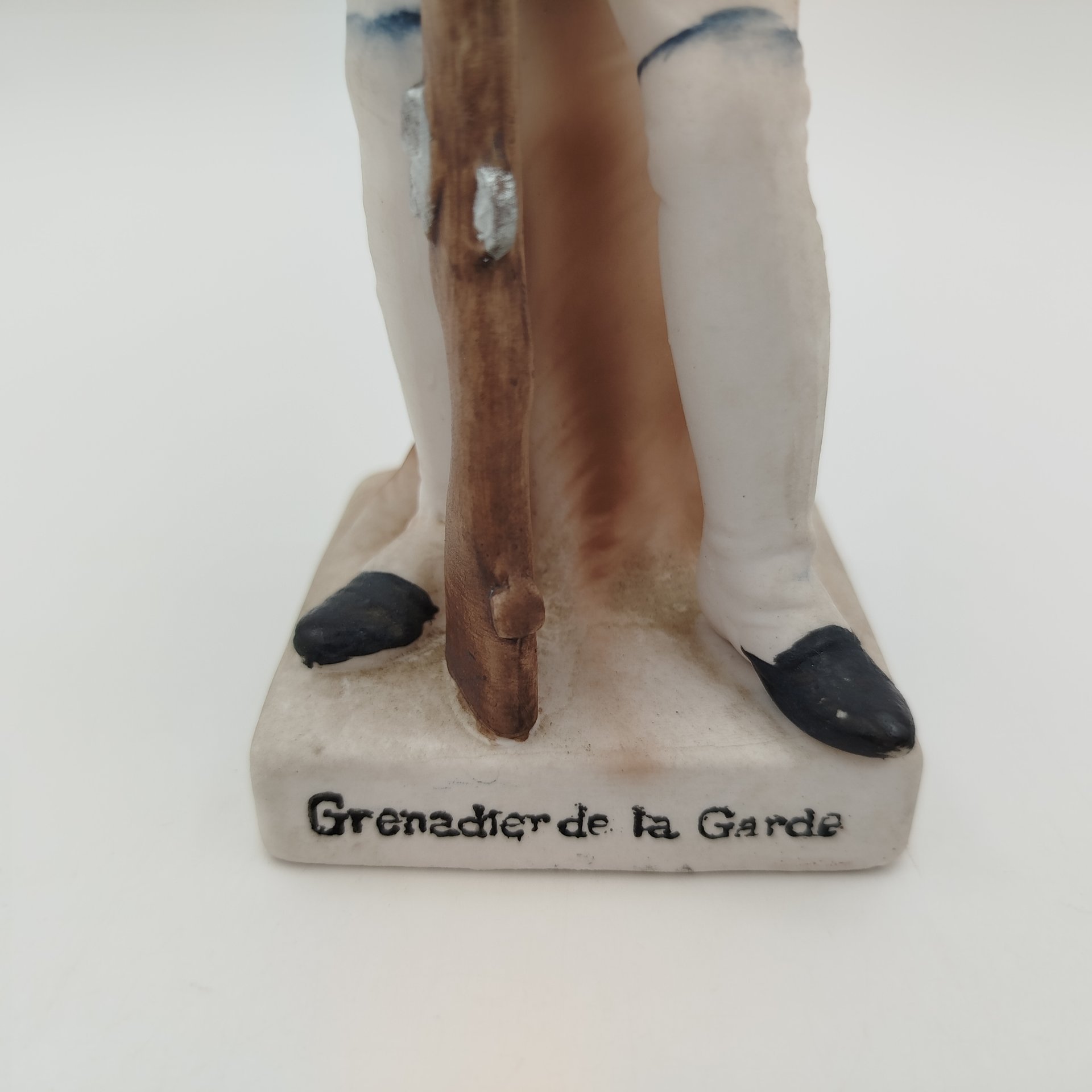Статуэтка "Grenadier de la Garde" ("Гренадер гвардии"), фарфор, роспись, золочение