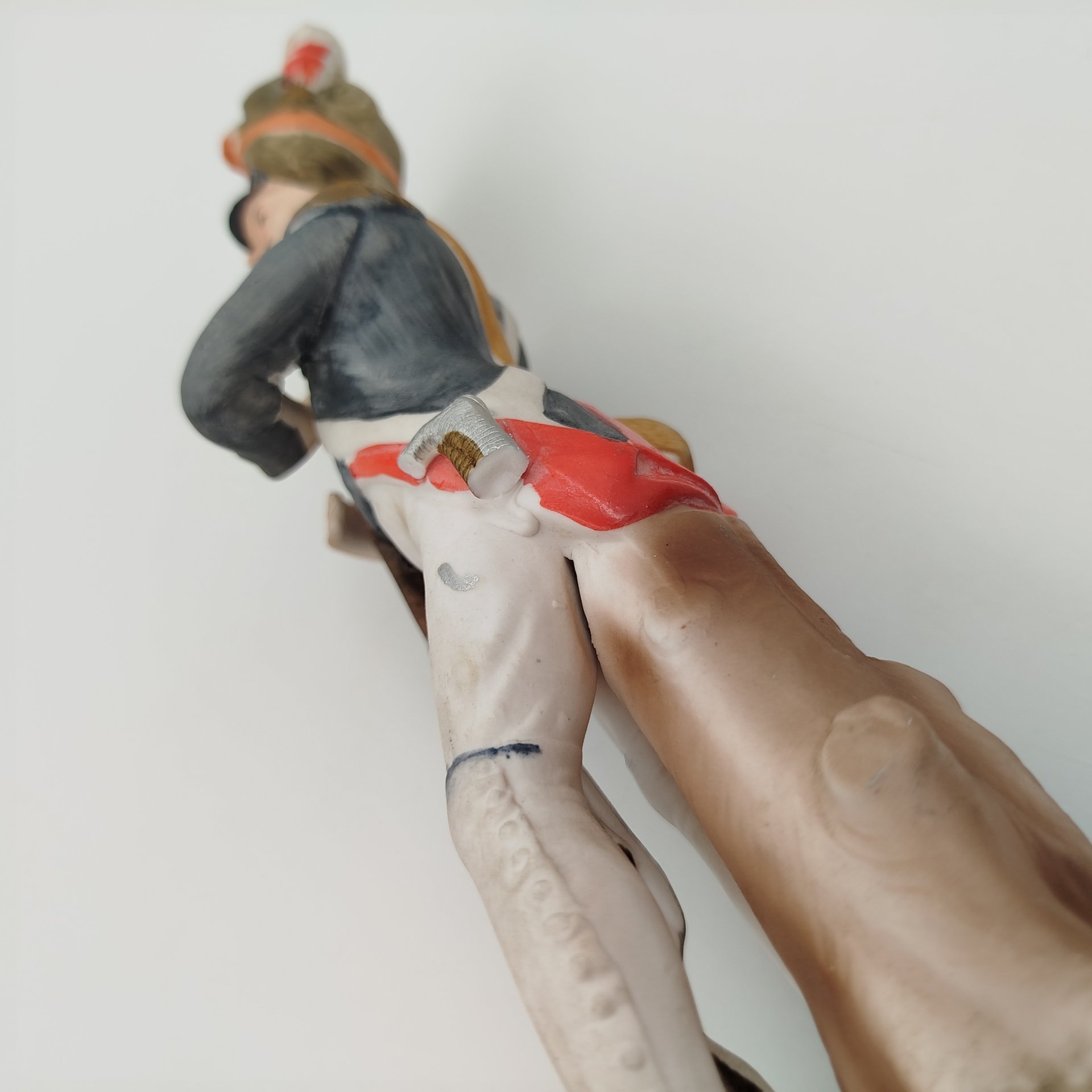 Статуэтка "Grenadier de la Garde" ("Гренадер гвардии"), фарфор, роспись, золочение